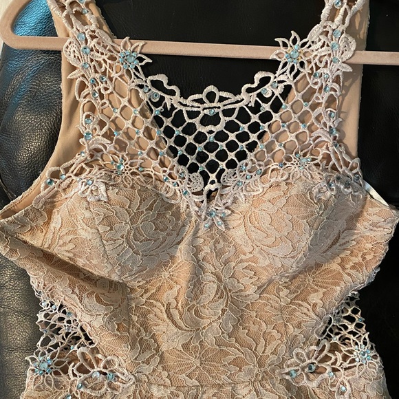 Jodi Kristopher Formal Pink/Peach Lace Dress Fit & Flare, Cut Out Dress. Size 13 - Picture 9 of 9